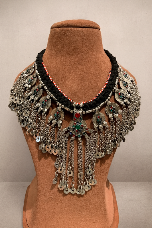Dariyana Aabroo Choker