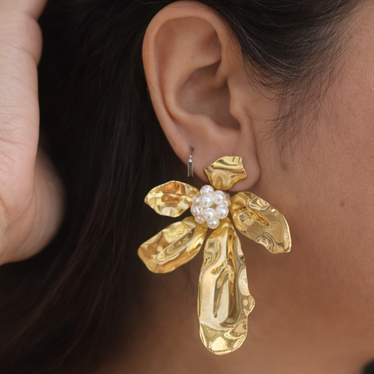Dariyana Camellia Earrings