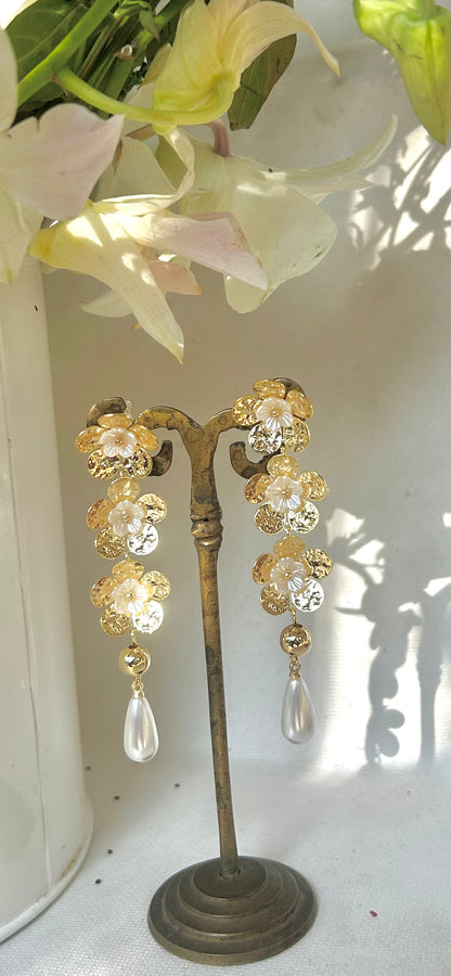 Dariyana Lily Earrings